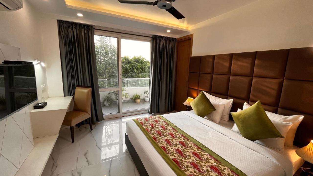 Hotel Keshav Residency Near The Medicity Гургаон Экстерьер фото